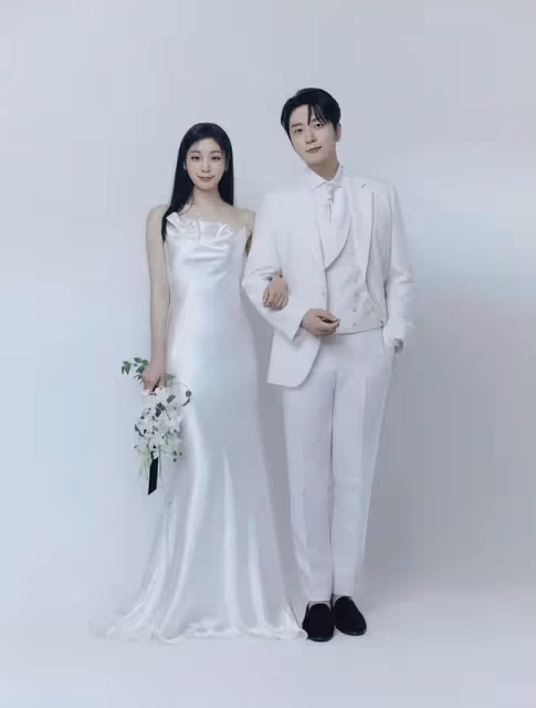 韓國花滑女王金妍兒即將大婚；歌手在舞台上背對觀眾被批沒禮貌？