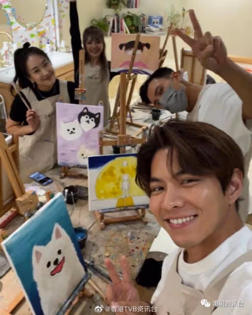 陳瀅33歲生日興奮舔手指！弔帶低胸裙現身派對