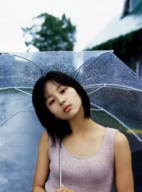 演藝圈都等她復出！34歲女星「為愛嫁大12歲老公」移居鄉下　晉升2寶媽「狗仔捕捉素顏近況」照片瘋傳