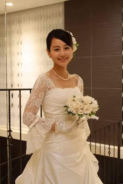 演藝圈都等她復出！34歲女星「為愛嫁大12歲老公」移居鄉下　晉升2寶媽「狗仔捕捉素顏近況」照片瘋傳