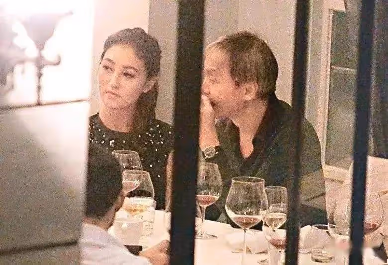 為父還債進娛樂圈！她26歲嫁「66歲億萬富翁」　不到一年閃離「獲大額補償秒翻臉」現狀曝光