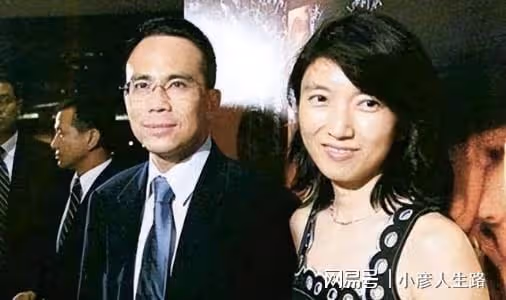 李嘉誠家族唯一的女主人，王富信低調有主見，堪稱豪門兒媳的典範