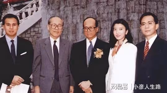 李嘉誠家族唯一的女主人，王富信低調有主見，堪稱豪門兒媳的典範