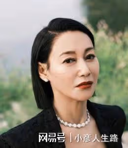 王一博頭頂「長」花圖片笑翻眾人，又傳出新作品，或與影后合作！