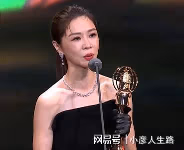 金鐘獎《華燈初上》全程陪跑，林心如錯失視後，台下強顏歡笑
