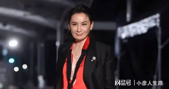金鐘獎《華燈初上》全程陪跑，林心如錯失視後，台下強顏歡笑