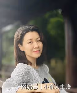 演員劉琳：相親嫁攝影師，丈夫在家帶孩子，如今她還好嗎？