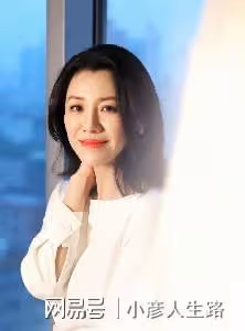 演員劉琳：相親嫁攝影師，丈夫在家帶孩子，如今她還好嗎？