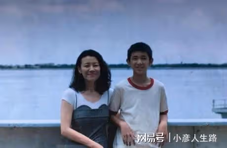 演員劉琳：相親嫁攝影師，丈夫在家帶孩子，如今她還好嗎？