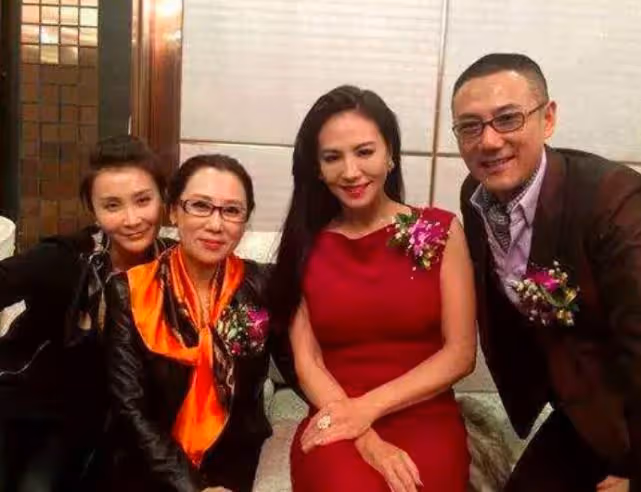 大佬標配田麗有多美，現實感情就有多坎坷，出軌家暴婚姻一片狼藉