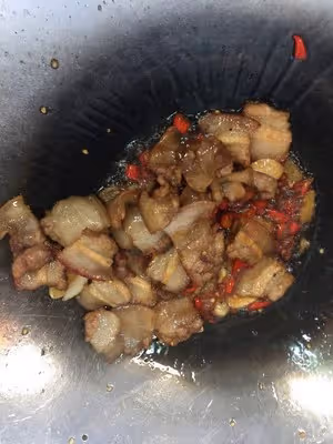 家常蒜苔炒五花肉