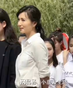 山東出美女!娛樂圈十大山東女神,個高腿長,還有兩位巨星