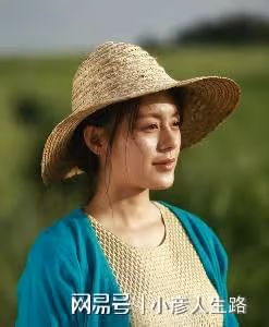 山東出美女!娛樂圈十大山東女神,個高腿長,還有兩位巨星