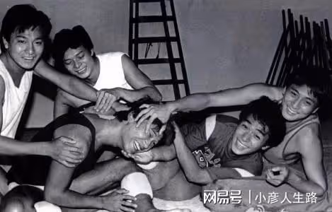 銀幕上演盡惡人，晚景淒涼，他們的去世，是香港演藝圈的「損失」