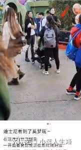 奚夢瑤一家三口罕現身，背4萬包包，帶3人隨從排場大