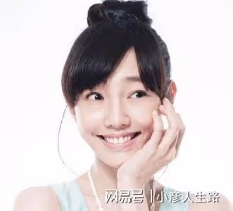 白百合台詞功底真不錯，舞蹈動作設計動作也很棒，像專業舞蹈編導