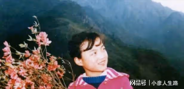 歌手白雪，28歲結婚，離異後再愛小8歲男友，如今生活幸福事業旺