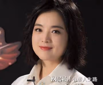 歌手白雪，28歲結婚，離異後再愛小8歲男友，如今生活幸福事業旺