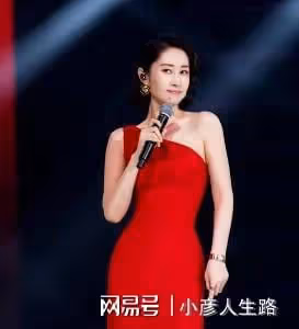 《長月燼明》張芷溪再當媽，女兒由27歲的白鹿飾演，網友都嫌尷尬