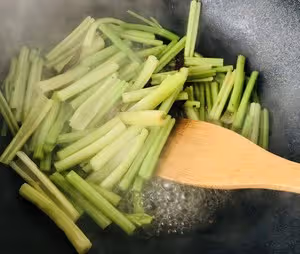 減脂餐—西芹炒香乾