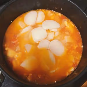 一人食🍜簡單晚餐：番茄雞蛋湯年糕