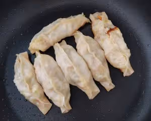 放了這種油才好吃的粉絲素包