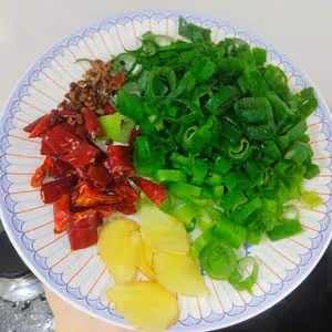 茄子燉雞貼餅子(地鍋雞)