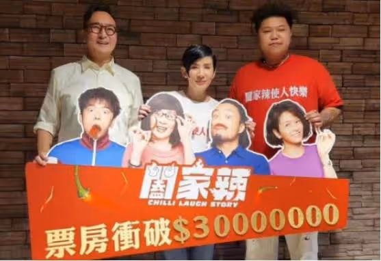 吳君如女兒愈大愈靚！16歲陳是知高挑又有氣質，眉眼更像爸爸，網直呼：女大十八變