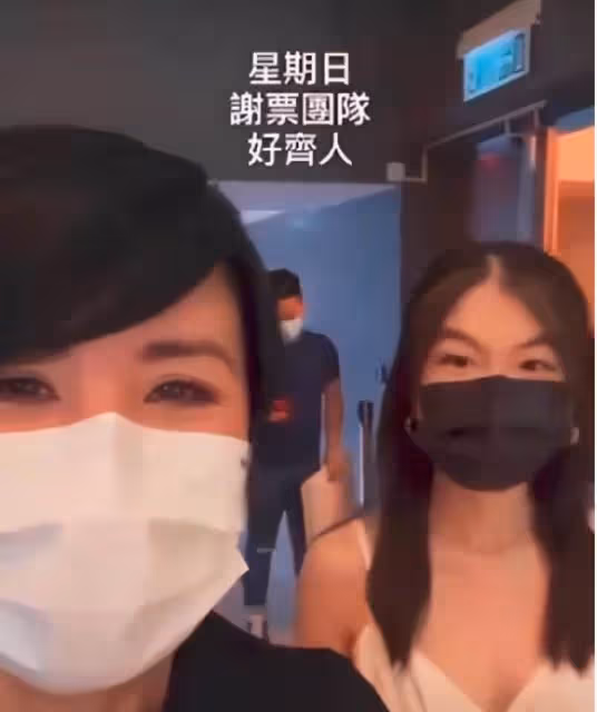 吳君如女兒愈大愈靚！16歲陳是知高挑又有氣質，眉眼更像爸爸，網直呼：女大十八變