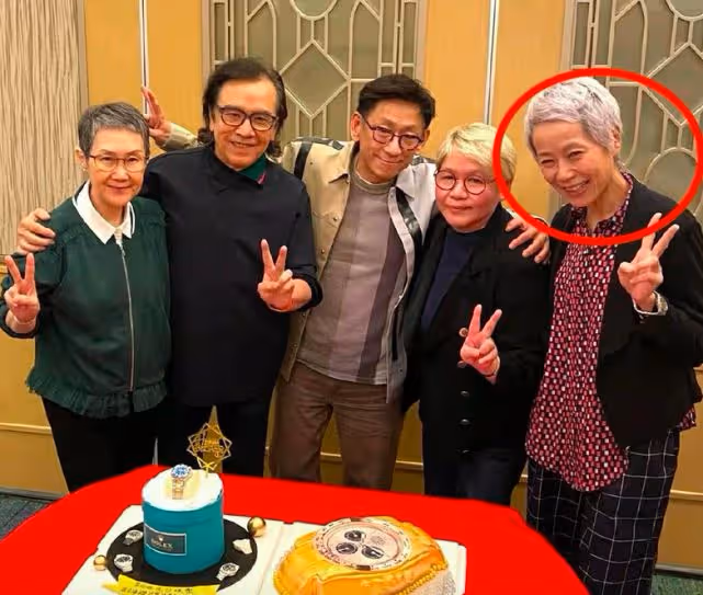 葉童近照曝光白髮蒼蒼，六十歲模樣太真實，與老搭檔生活完全不同