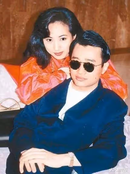 28歲嫁入豪門生3子！替夫還債後反被拋棄　51歲再嫁「小20歲富二代」活成美魔女