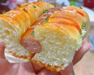 一發腸仔包（熱狗麵包）