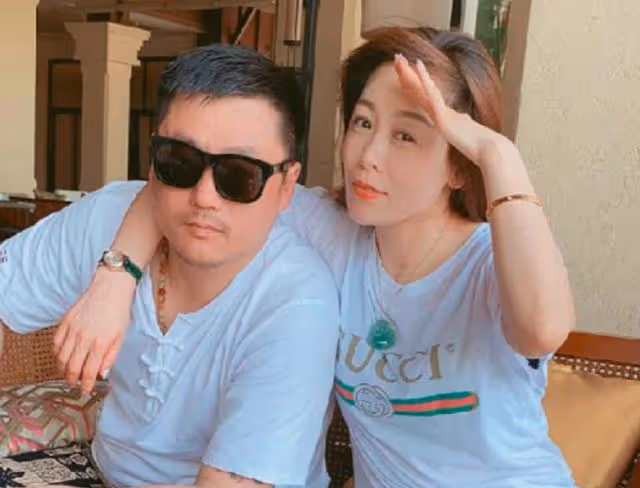 宋曉峰18歲女兒美到驚艷！眼大如黑寶石撞臉阿嬌，氣質高級不像爸