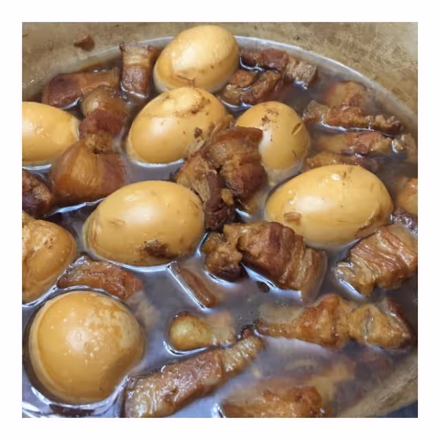 滷五花肉+滷蛋（孩子可以吃下一碗飯）