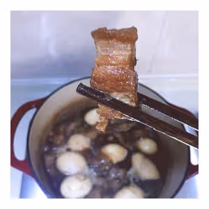 滷五花肉+滷蛋（孩子可以吃下一碗飯）