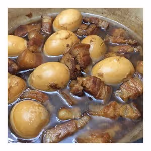 滷五花肉+滷蛋（孩子可以吃下一碗飯）
