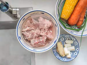 蘿蔔玉米排骨湯