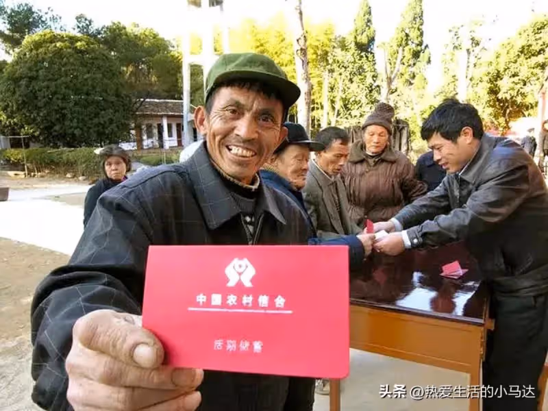 手握百萬存款！74歲老人坦言：晚年僅「靠存款養老」　看似很「瀟灑自在」實則苦不堪言