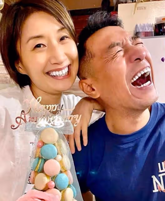 姜皓文吻妻子慶結婚23周年，不介意女方拒絕生育，財產全交她保管