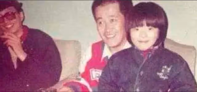 這些明星也曾痛失愛子，金庸兒子因情自殺，趙本山孩子出生聾啞！