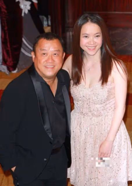 他是導演界黑馬，還是曾志偉兒子，親手捧起兩位金馬影后實力超牛