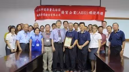 把員工當家人!暖老闆替員工「還清300萬債務」雇用身障員工喊話「有困難找公司」,員工喊:想做到退休