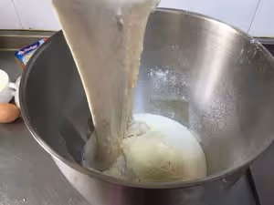 芝士沙拉肉鬆麵包（波蘭種）