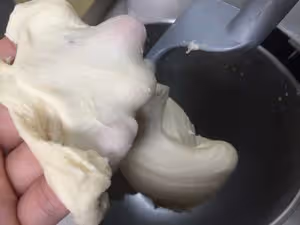 芝士沙拉肉鬆麵包（波蘭種）