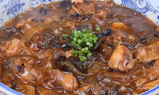松蘑粉皮燉雞