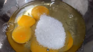 還原小時候的美食，老式脆皮蛋糕，每次都要排隊買