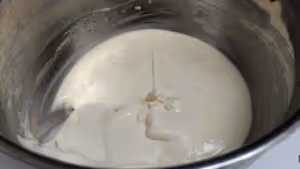 還原小時候的美食，老式脆皮蛋糕，每次都要排隊買