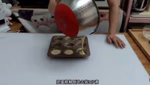 還原小時候的美食，老式脆皮蛋糕，每次都要排隊買