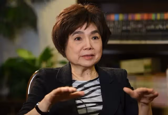 當小三8年無果！女星「再嫁70歲富尪」靠一張紙秒點頭　「一生情路曲折」終覓得良緣