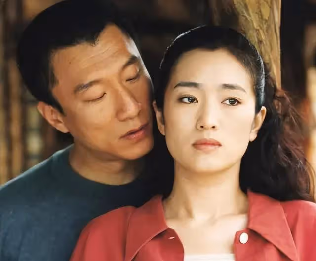當小三8年無果！女星「再嫁70歲富尪」靠一張紙秒點頭　「一生情路曲折」終覓得良緣